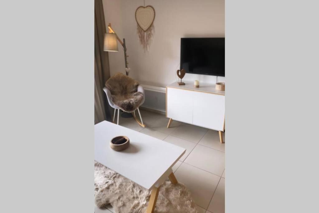 Appartement De Charme Dans Residence Avec Piscine La Joue Du Loup Saint-Étienne-en-Dévoluy Dış mekan fotoğraf