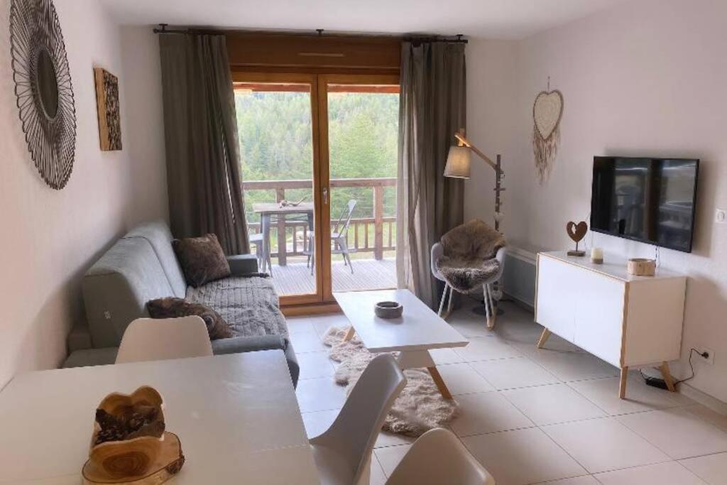 Appartement De Charme Dans Residence Avec Piscine La Joue Du Loup Saint-Étienne-en-Dévoluy Dış mekan fotoğraf